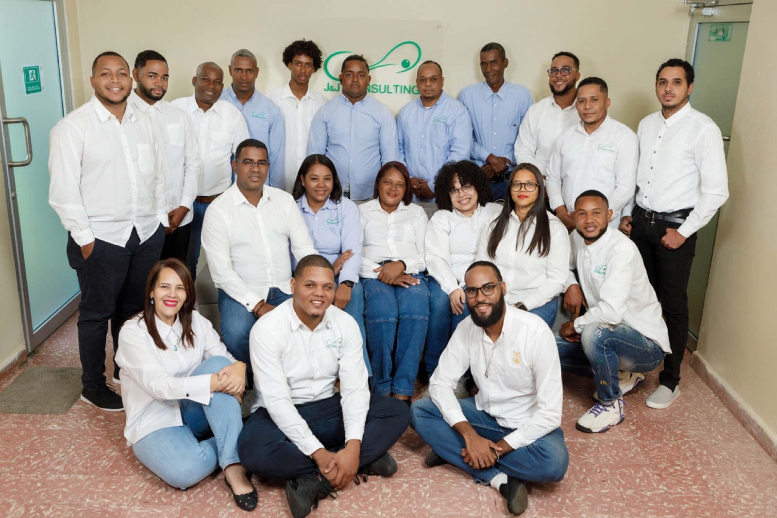 Equipo completo de J&J ConsultingSAS
